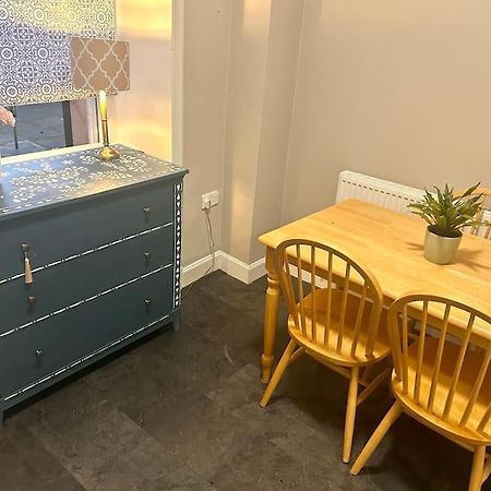 Large 2 Bedroom, Ground Floor Flat, Close To City Edimburgo Exterior foto