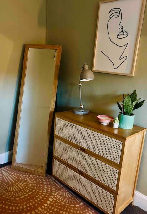 Large 2 Bedroom, Ground Floor Flat, Close To City Edimburgo Exterior foto