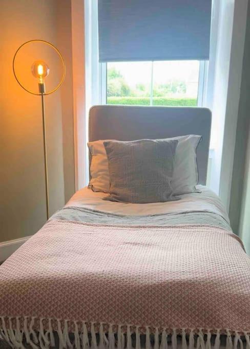 Large 2 Bedroom, Ground Floor Flat, Close To City Edimburgo Exterior foto