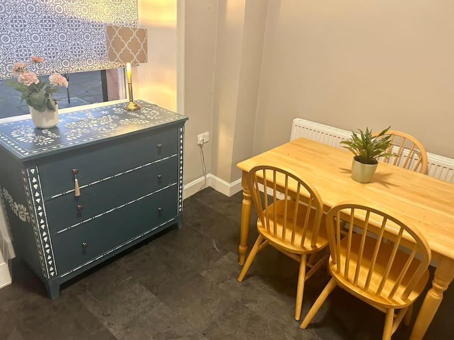 Large 2 Bedroom, Ground Floor Flat, Close To City Edimburgo Exterior foto