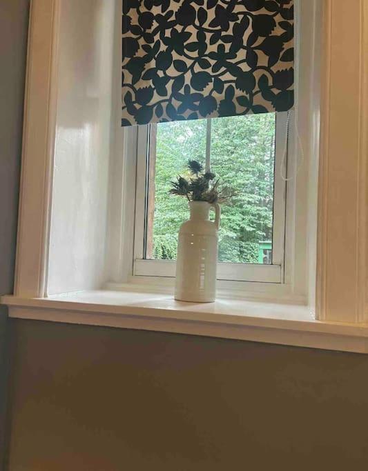 Large 2 Bedroom, Ground Floor Flat, Close To City Edimburgo Exterior foto